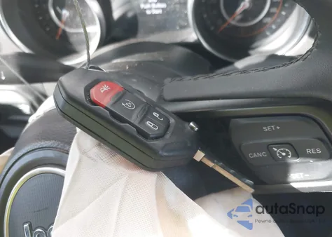 2023 Jeep Gladiator Willys 4X4 z USA, uszkodzony, nr VIN 1C6HJTAGXPL548617